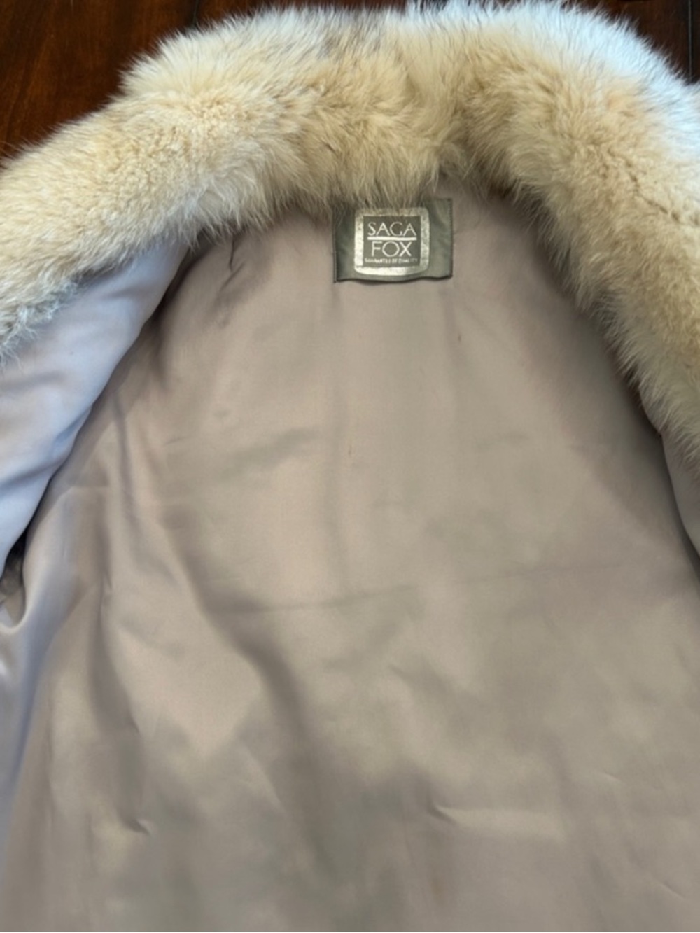 Luxury Saga Fox fur coat - Picture 4 of 9